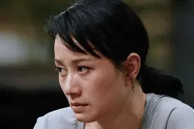 她21岁拍内衣广告一夜成名，离婚后负债千万，凭什么46岁全网爆红图片