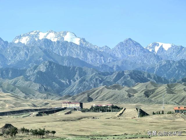 自驾新疆，走大名鼎鼎的独库公路和百里画廊，霍城看薰衣草（4）