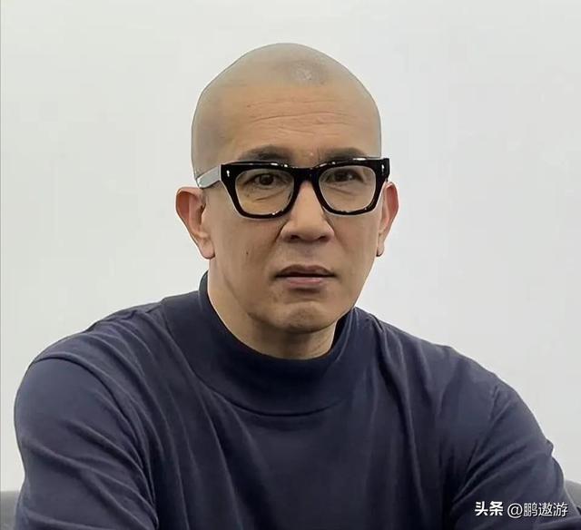 大S雕像圆满落成，具俊晔设计了9个台阶	，5块方形石头，深藏爱意