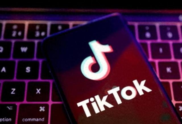 特朗普对华放出狠话，要求中国交出TikTok！中方反将一军，美国3条财路被断！美国人破大防了