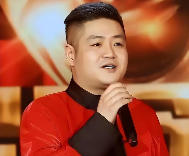 她是赵本山最美的女徒弟	，“戏里”土里土气，“戏外”美得认不出