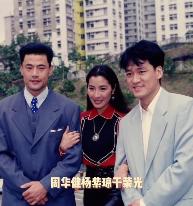64岁周华健和67岁于荣光昆明相聚	，哥俩喝得脸通红 保养得都还年轻