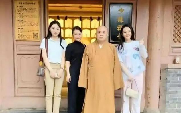 释永信情妇曝光？正脸照流出，儿子被说长得像方丈，本人亲自回应