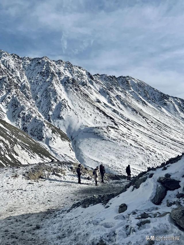 台州15岁少年，带着同学名字，独自一人登顶雪山