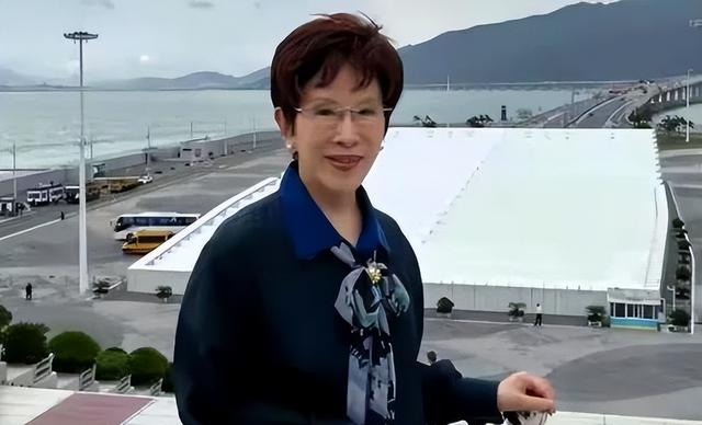 回台即抓捕？洪秀柱专机落地，国台办阐明立场，民进党只能照办！
