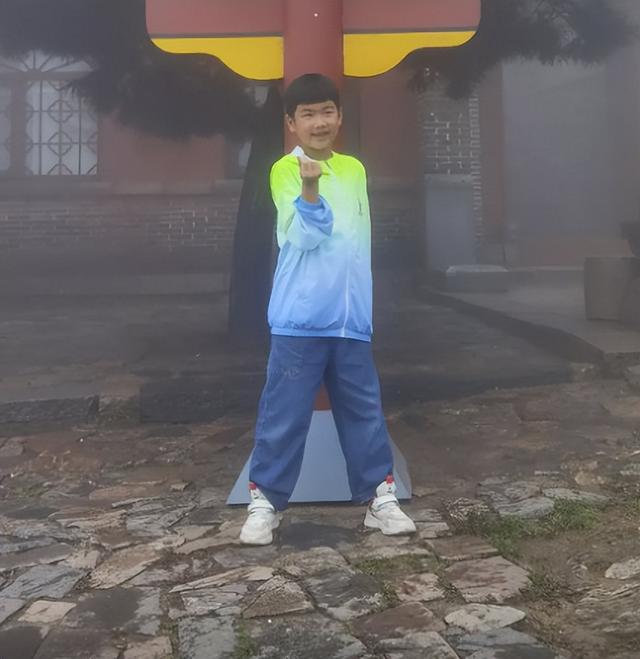 天塌了！安徽11岁男孩王志梁去世，父亲抱回家不放手，死因曝光