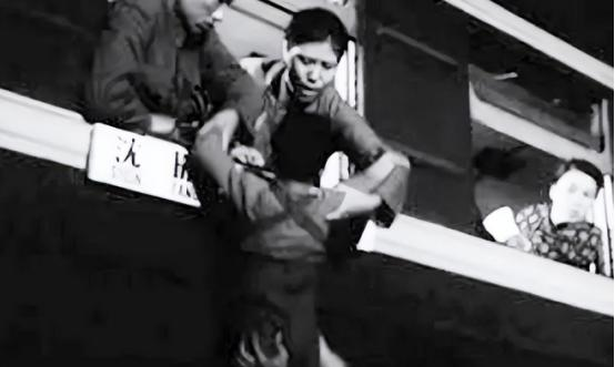 1959年，沈阳到北京的列车神秘失踪，找到后为何多出300多名乘客