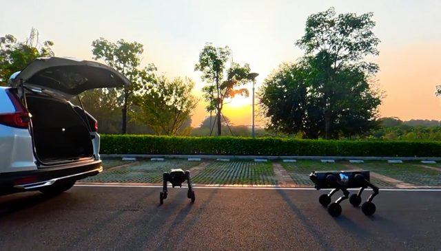 中国最先进的机器狗，居然进化到了模块拼接，打死一半还有一半！