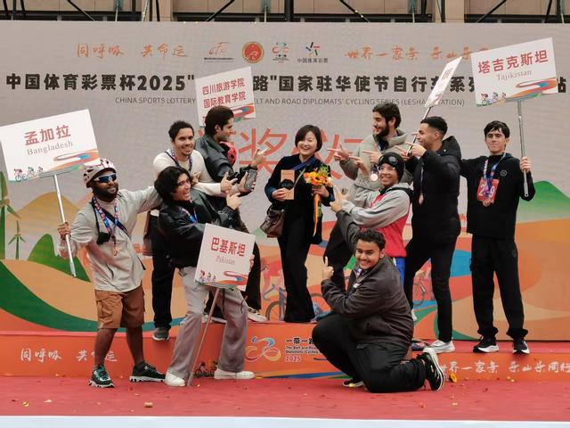 乐山收到巴基斯坦留学生留言：善良的人们让我们拥有美好回忆