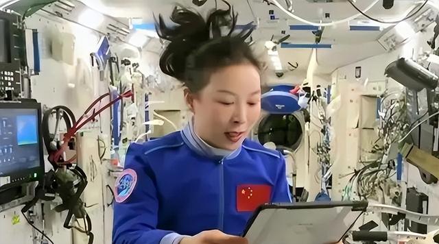 相比男性宇航员，为何女宇航员特别少？她们在太空上如何生活？