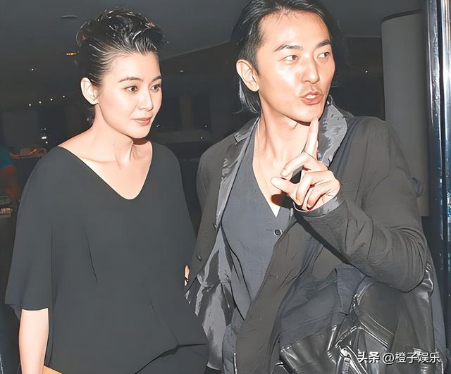 21岁拍三级，30岁被出轨，38岁嫁大佬，如今52岁没孩子也被宠成宝