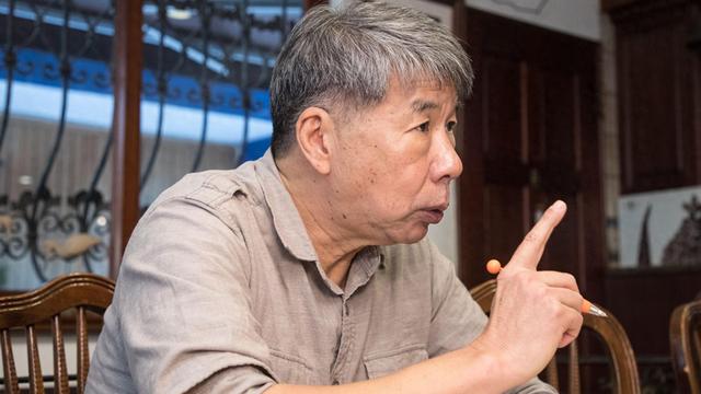 首场辩论结束	，张亚中作出保证，当选就谋求统一，韩国瑜率团离岛