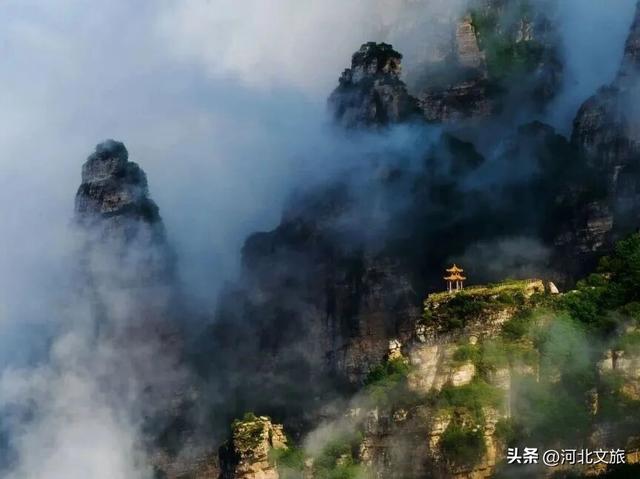 白石山，大自然的地质杰作~