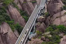 江西灵山景区投资1.27亿安装室外扶梯，让游客“无痛爬山”，景区：在试运营可免费体验，收费标准待公布图片