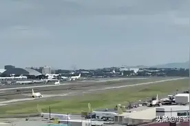 170人没登机 飞机空着就飞走，航空公司是否需要承担责任图片