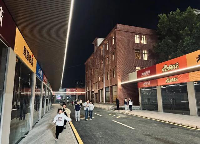 怀集新天地二期夜光首秀!3D水幕、古树星辰,你打卡了吗?