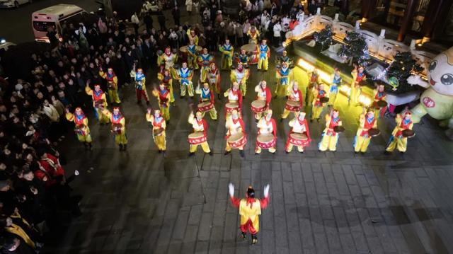 快看！凤冈唢呐、威风锣鼓、中幡……上演了