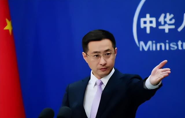 特朗普签总统令，准备动真格，英高层：中国是有史以来最强大对手
