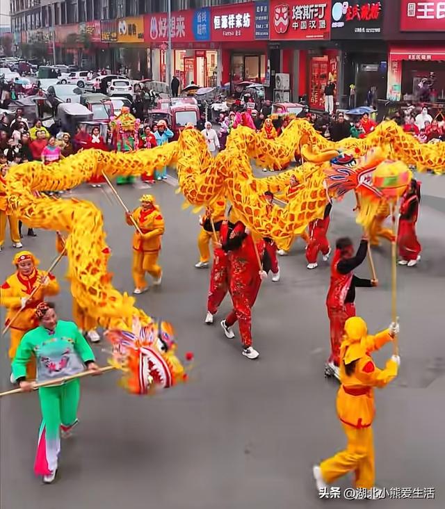 随县炎帝文化庙会在厉山隆重举行，场面燃爆啦！年味十足