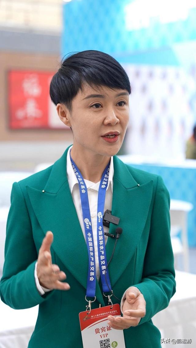 47岁贺娇龙去世！同学曝抢救过程	，网友提醒成真，此前疑早有征兆