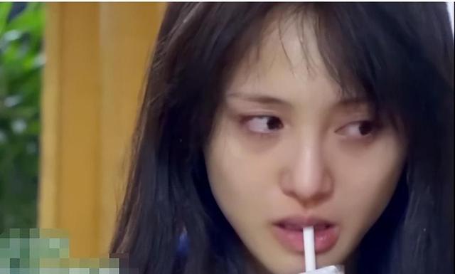 35岁郑爽近照曝光！形象管理失败，彻底成了素人	，在美日子舒坦了