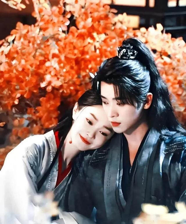 同样演女将军，把35岁李沁和36岁宋轶对比，差距太大了