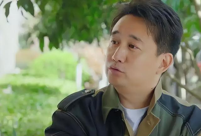 55岁黄磊还能活多久？睡前戴呼吸机，每天一把药，曾被曝有心脏病