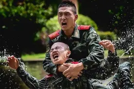 35年前，亲眼目睹两名武警炊事班老兵暴揍社会上的混混图片