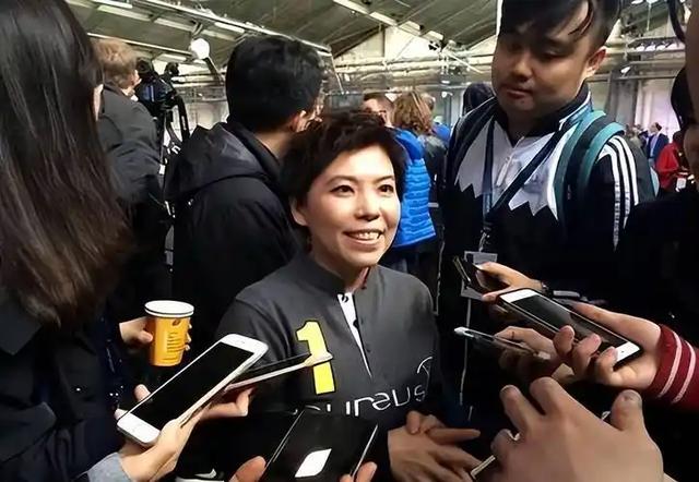 涉贪腐被带走	、败光20亿、移民改国籍，邓亚萍身上的谣言太离谱