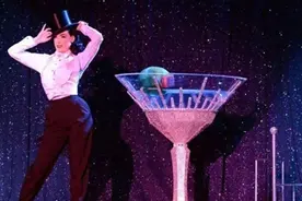 世界最贵脱衣舞女王：身价10亿，拒绝英王室邀请，到底多大魅力？图片