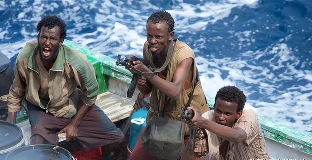 购买中国战斗机不给钱，7次追债都没还，这个嚣张小国报应来了