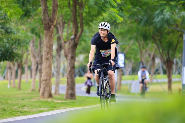 以车轮为笔，越科技水岸！光明凤凰街道秋日骑行盛宴，开启全民健身新范式