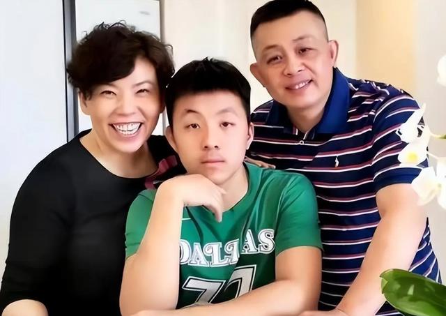 涉贪腐被带走、败光20亿	、移民改国籍	，邓亚萍身上的谣言太离谱