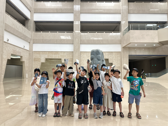 在博物馆里读“世界”——鸿元职工亲子同乐研学活动