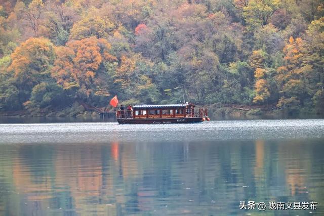 天池「初妆」，素颜静好