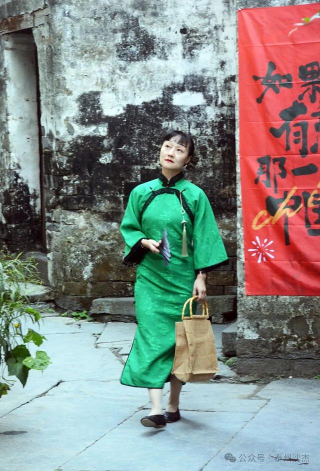 汉服旗袍美女秀宏村