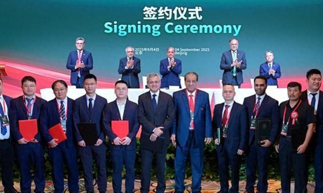 巴基斯坦反水了？和美国开发新港口，距离中国建造港口仅113公里