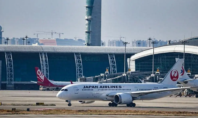 行动已开始，日本包机降落台岛，机上人身份特殊，中方删掉2个字