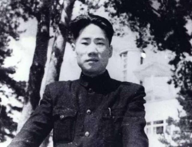 如果毛岸英不牺牲	，毛主席会不会让他接班？历史早就给出了答案