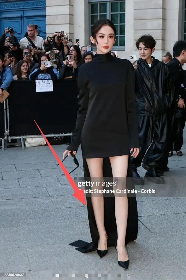 巴黎大秀：热巴又土又美，Lisa三角区尴尬，周也显老，邓文迪升咖