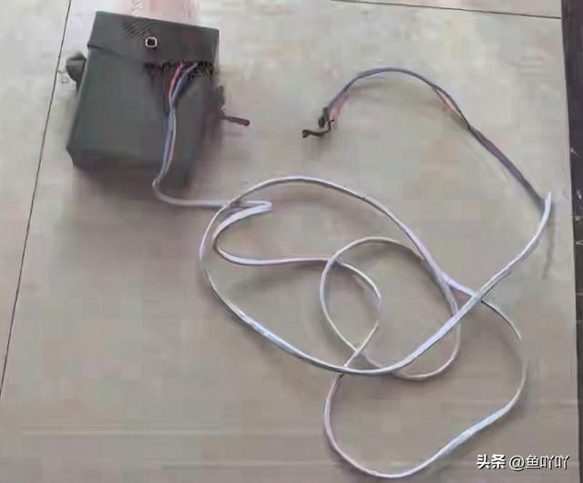 河北宾馆刑讯案后续：男子遭电击生殖器官 吊铁笼!11名警察终获刑