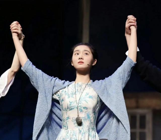 黄磊也没想到，自己辛辛苦苦养大的黄多多，竟给何炅做了“嫁衣”