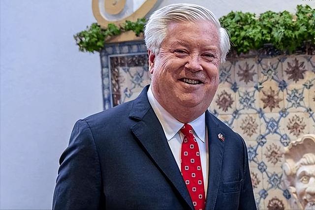 连美驻日大使都出动了	，薛剑总领事遭围攻，若被驱逐必对等回应