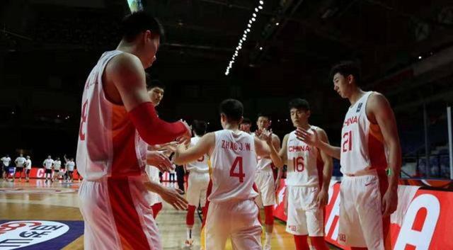 2012年伦敦奥运会上，中国男篮连输5场经历了一连串艰辛的比赛