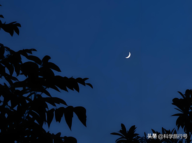 如果月球消失了，地球会受到哪些影响？人类是否会因此而灭绝？