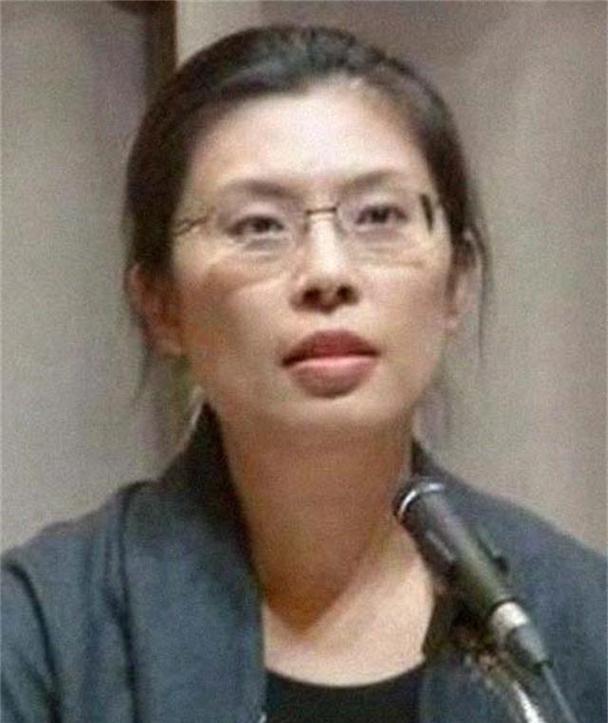 郑丽文不装了？国台办回应武统后，郑丽文宣称：绝不放弃武力保台