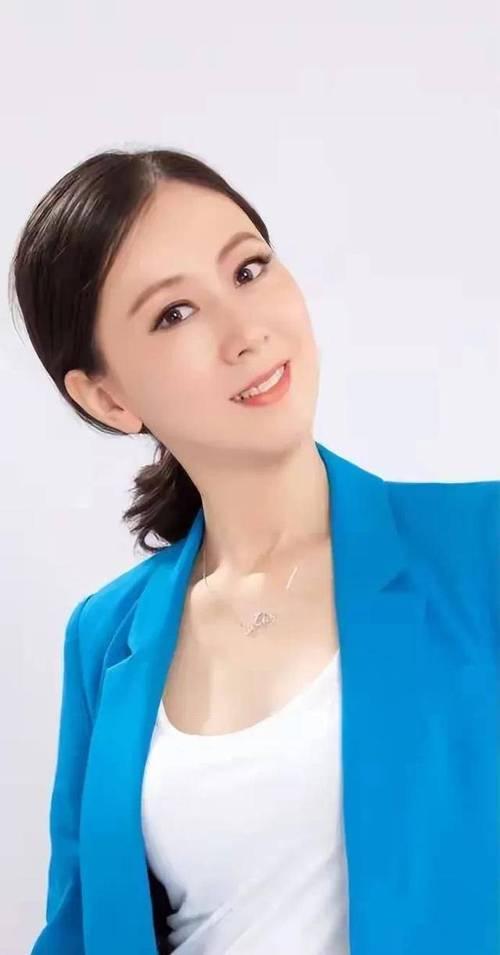 49岁仍单身！曾因“全裸写真”遭全网唾骂，如今她活成了这样
