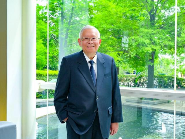 75岁芯片大佬潜逃美国！带核心技术机密，中国半导体经济警报拉响