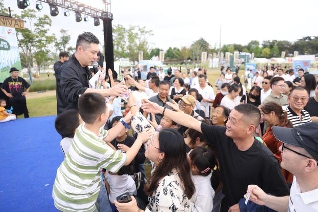 千人共品蟹宴，蒋坝古镇重现水乡中秋古韵——月满湖蟹香 今世有缘“蟹”逅国庆