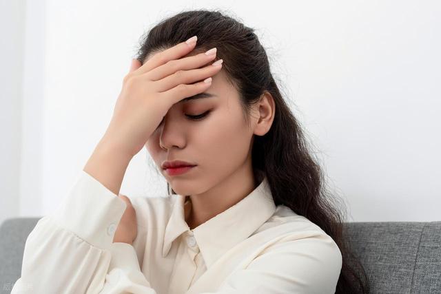 乳腺癌晚期多因啥离世？医生透露：身体出现这些症状时就该警惕